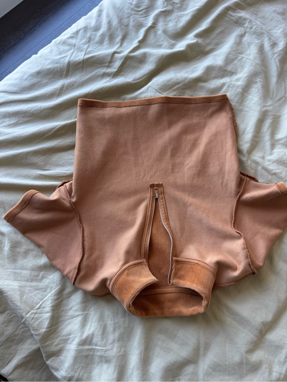 Alo Yoga Micro Corduroy 2 Piece Set Toffee Flare Pants Crop Top S - Picture 10 of 12